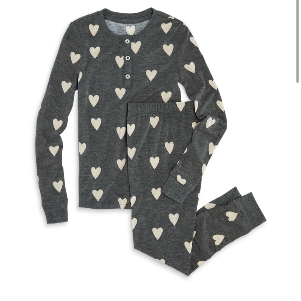 NWOT honeydew heart pajamas